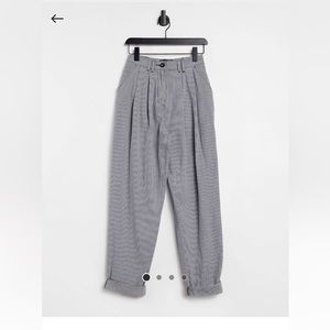 ASOS design pleat pants. Size US 6